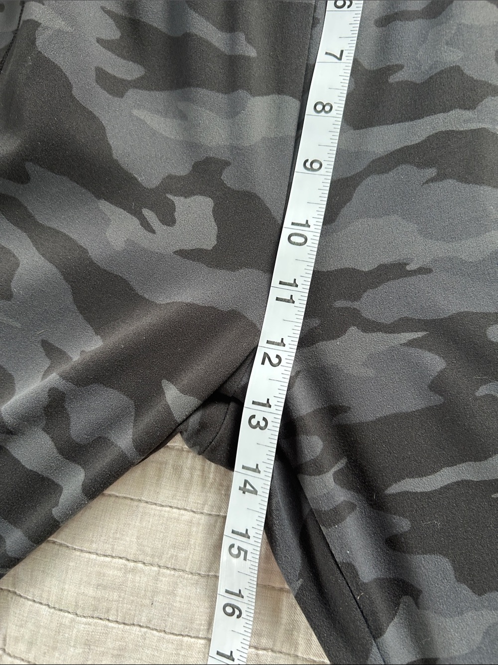 Athleta Salutation camo, gray, black jogger nylon comfy high rise pants L - Picture 4 of 12